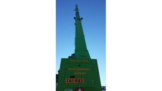 hirviö kukko ja tiukka pillua